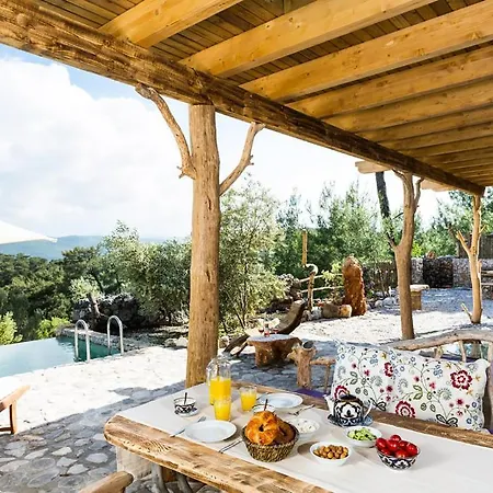 Gebze Sleeps 2 Pool Air Con Wifi Villa