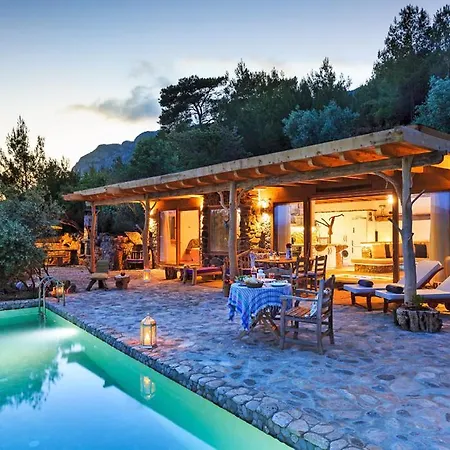 Villa Gebze Sleeps 2 Pool Air Con Wifi Kuyucak