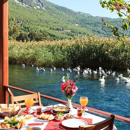 Gebze Sleeps 2 Pool Air Con Wifi Villa