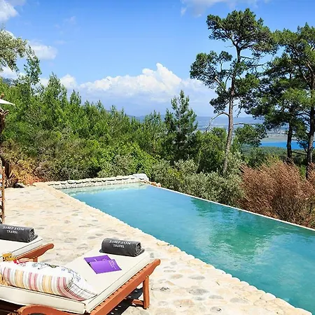 Gebze Sleeps 2 Pool Air Con Wifi